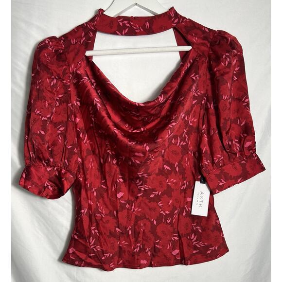 ASTR the Label Women’s Medium FLORAL MOCK NECK COWL DRAPE TOP in Red Floral - Picture 2 of 7